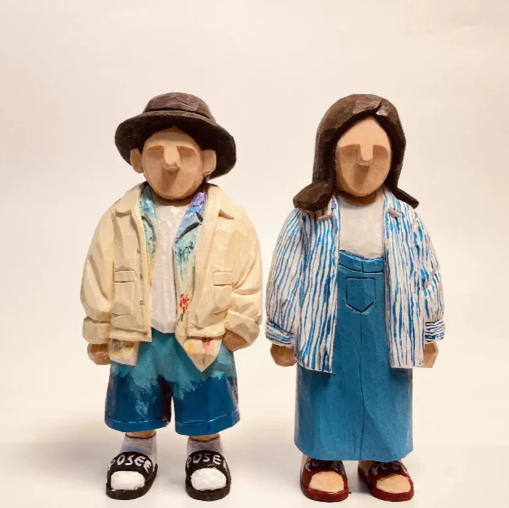 Couple wooden custom figurine