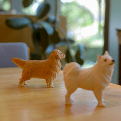 Side view of golden retriever figurine