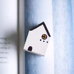 House shaped wooden fridge magnet