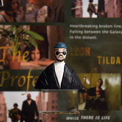 Léon wooden figurine bust