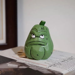 Squash wooden figure dark color front view