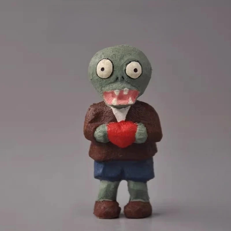 Figurine zombie with heart