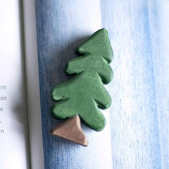 Tree shaped wooden fridge magnet